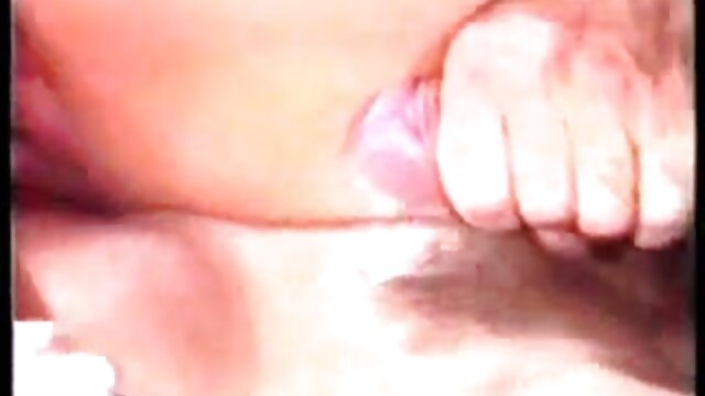 Najljubši :  Nedolžna najstnica deli fantov kurac s kurbasto mačeho Video posnetki 