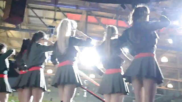 Najljubši :  Zdi se, da sta lezbijka rdečelaska in zagorelo dekle popoln par Video posnetki 