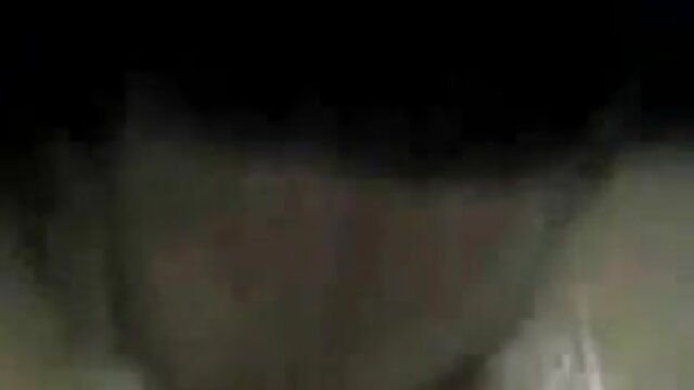 Najljubši :  Drobne evropske piščanke so pripravljene na grdo trojko Video posnetki 