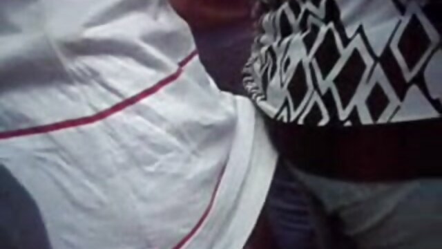 Najljubši :  Zlatolaska je bila več kot pripravljena posrkati svojega partnerja Video posnetki 