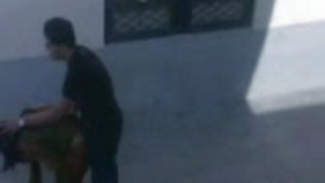 Najljubši :  Mala blondinka je podvržena globoki penetraciji v muco Video posnetki 