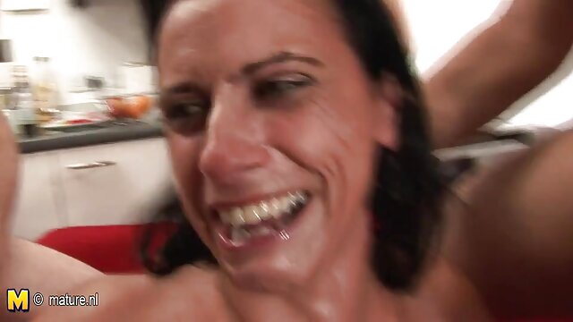 Najljubši :  Drobne lezbične srčke se grdo zabavajo doma Video posnetki 