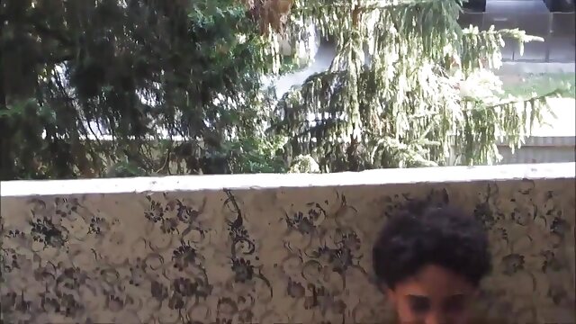 Najljubši :  Plavolasa gospodinja dovoli, da dva ruska študenta prodreta v njen rit Video posnetki 