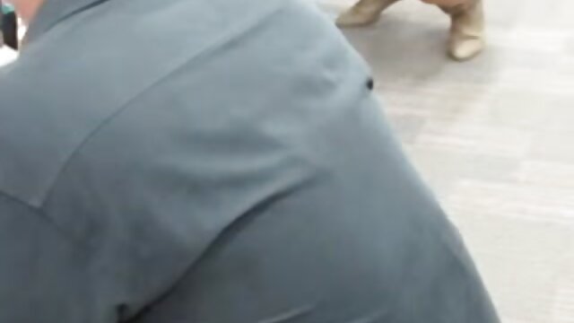 Najljubši :  Bledopolti lepotec, ki doma jaha na pravi palici za meso Video posnetki 