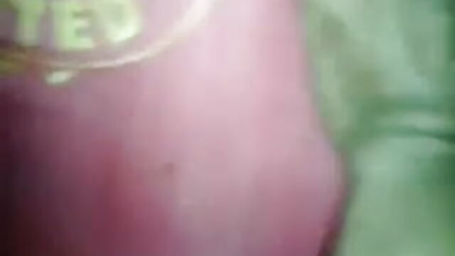 Najljubši :  Rjavolasko najstnico z majhnimi joški Bea C zajebe od zadaj Video posnetki 