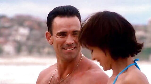 Najljubši :  Rjavolaska uživa v jahanju petelina zahvaljujoč črncu Video posnetki 