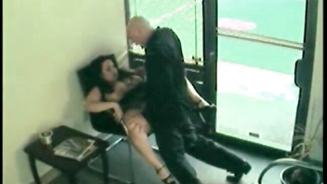 Najljubši :  Deklica z naravnimi joški bo naredila vse, da bi bila pornozvezda Video posnetki 