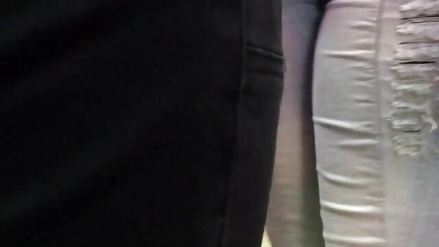 Najljubši :  Latino prasica ne more zavrniti možnosti za seks v enoprostorcu Video posnetki 