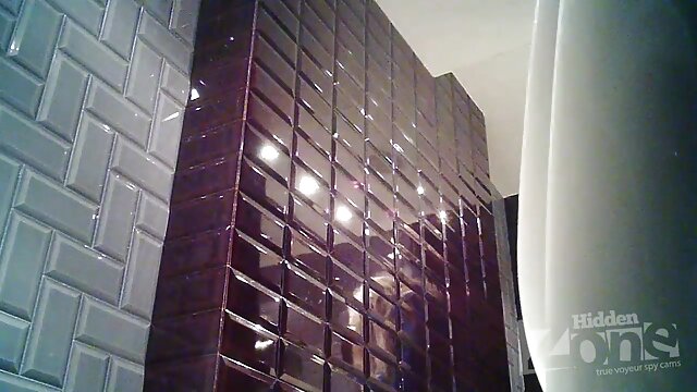 Najljubši :  Skinny teen chick se močno tolče na kavču Video posnetki 