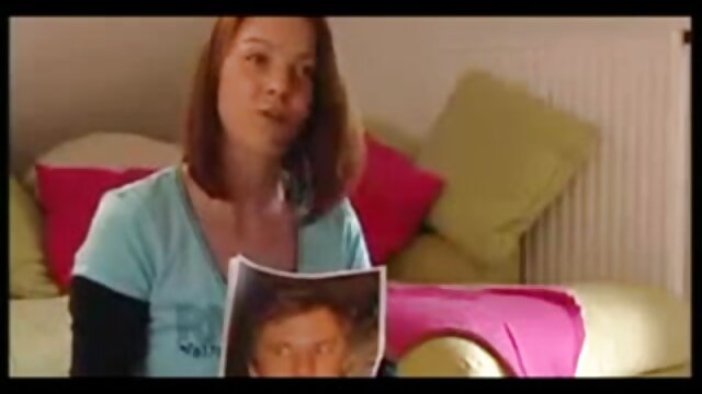 Najljubši :  Blondinke, željne seksa, ne moti, da si delijo tiča Video posnetki 