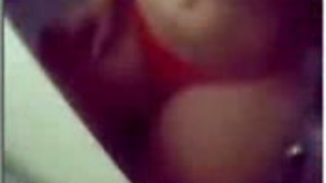 Najljubši :  Mlada ženskar pobere seksi študentko in pripelje domov za kurac Video posnetki 