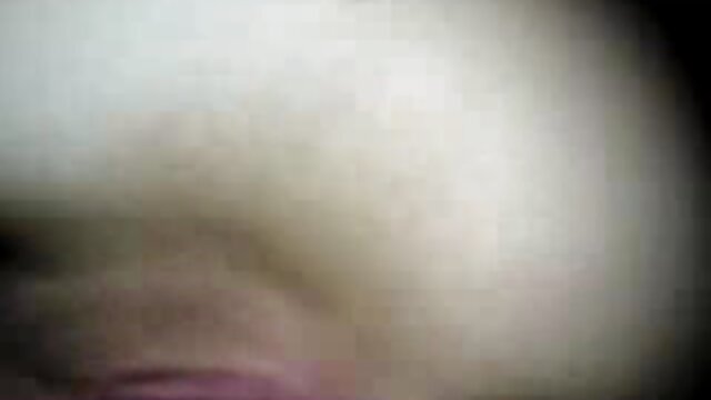 Najljubši :  Snemalna ekipa je posnela to pohotno blondino, ki išče zabavo Video posnetki 