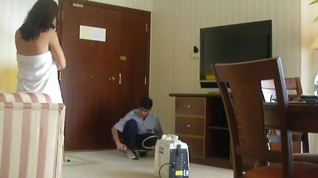 Najljubši :  Blondinka z naravnimi joški dobi medrasno pokanje Video posnetki 