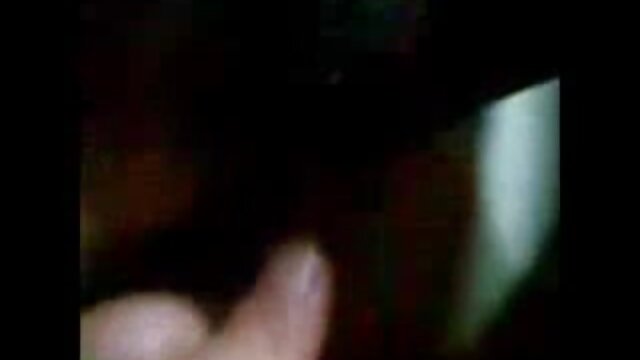 Najljubši :  Zagorela sexpot se pari z ljubimcem, dokler ne pride fant Video posnetki 