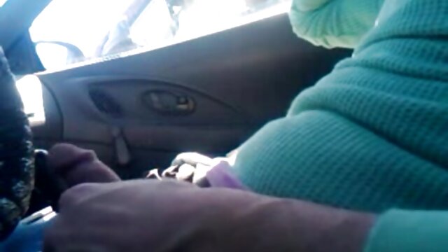 Najljubši :  Majhna teenie s povezovalko za oči in zajebal na kavču Video posnetki 