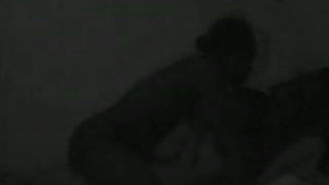 Najljubši :  Spretna rjavolaska vzame tega masivnega tiča v svoja vroča usta Video posnetki 