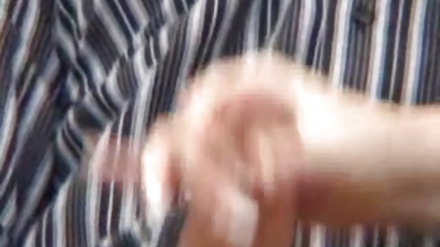 Najljubši :  Rjavolasko najstniško babe teče obešen žebljiček Video posnetki 