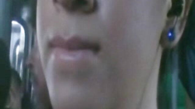 Najljubši :  Tip služi denar, s čimer bogatemu prijatelju fuka rjavolasko dekle Video posnetki 