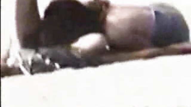 Najljubši :  Slaba ljubezen uživa v tem, da moški penis zabija v usta v prvoosebni pornografiji Video posnetki 