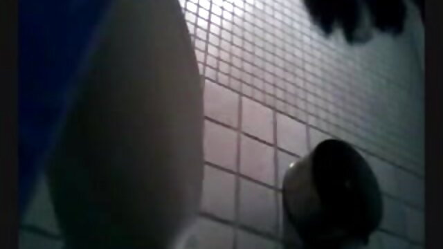 Najljubši :  Vroča blondinka milf poka svojo pastorko in njenega fanta Video posnetki 