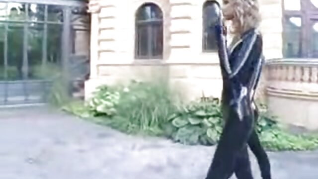 Najljubši :  Študent ima spolne odnose s cimro oprso mačeho Janno Hicks Video posnetki 