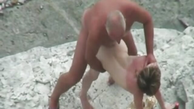 Najljubši :  Blondinka MILF med jahanje velikega peckerja doma Video posnetki 