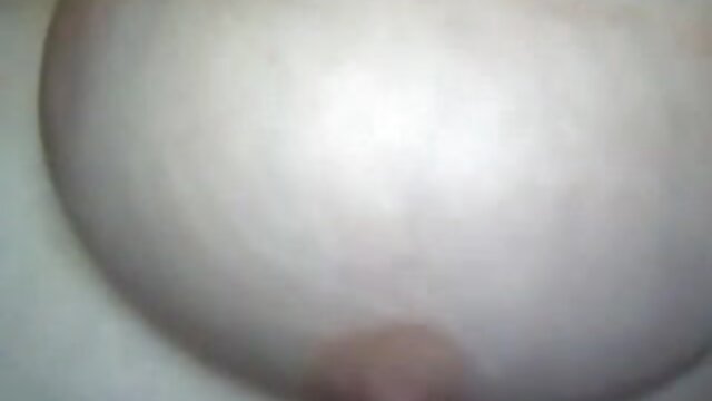 Najljubši :  Blondinko z velikimi joški prevzame velik beli kurac in cums Video posnetki 