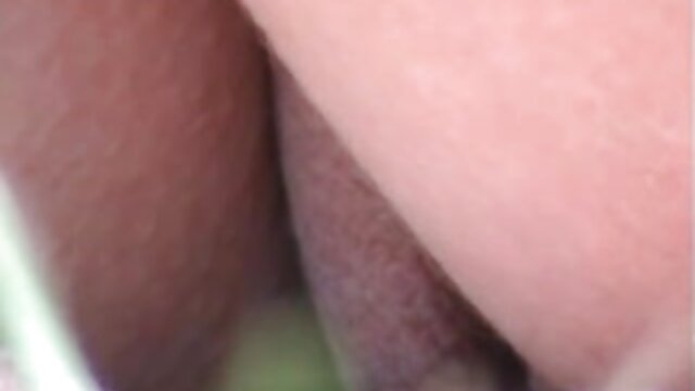 Najljubši :  Diva zanič leži na hrbtu in kleči Video posnetki 