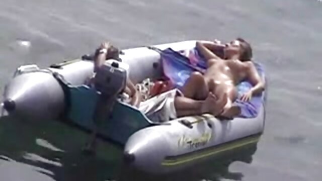 Najljubši :  Petite zagorela šolarka se zaduši z velikim tičem hišnika Video posnetki 