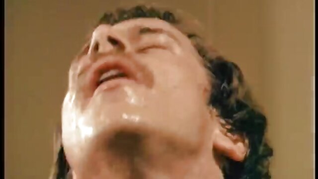 Najljubši :  Rjavolaska bo padla v spolni trans od svojega debelega kosa tiča Video posnetki 