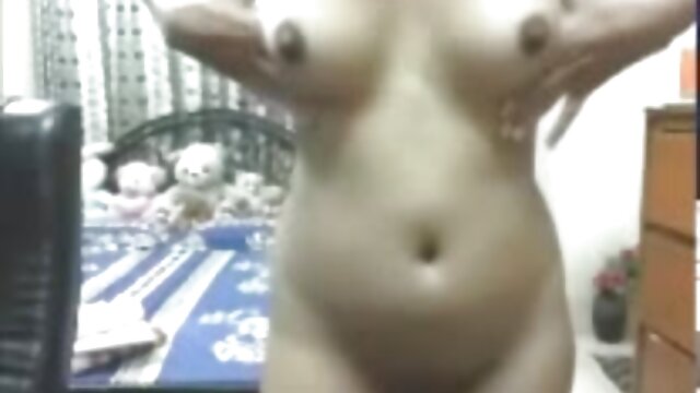 Najljubši :  Črni stud jebeš čudovito rjavolasko lutko zunaj Video posnetki 