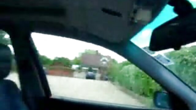 Najljubši :  Umazana ženska v avtu pokaže, da je breskev mesnat Video posnetki 