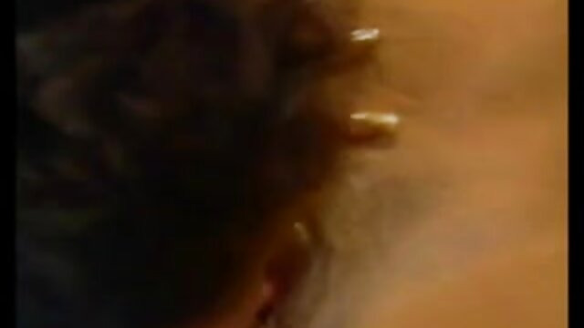 Najljubši :  Rjavolaska seksa, medtem ko njen fant gleda film Video posnetki 