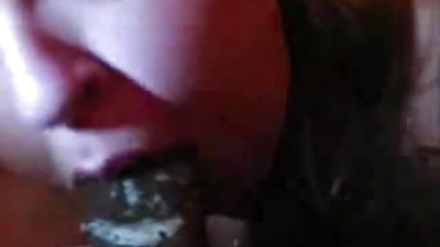 Najljubši :  Vroč instagram model z okroglo rit daje pastorku prijeten BJ Video posnetki 