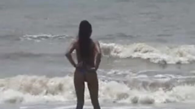 Najljubši :  Očarljiva ruska deklica seksa z neznancem v kuhinji Video posnetki 