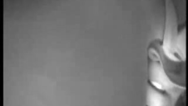 Najljubši :  Dolgonoga lepotica pripravljena za vožnjo po prijetnem fafanju Video posnetki 