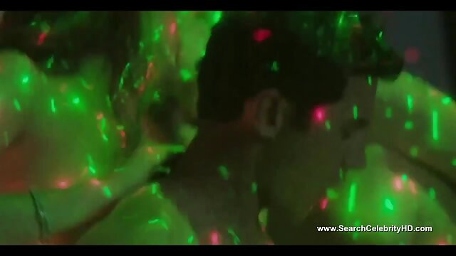 Najljubši :  Mlado svetlolaso ​​mamo jo sosed napolni na mizi za biljard Video posnetki 