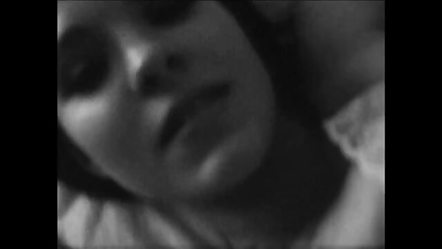 Najljubši :  Temnolaska MILF obožuje ta del dneva, in to je razlog, zakaj Video posnetki 