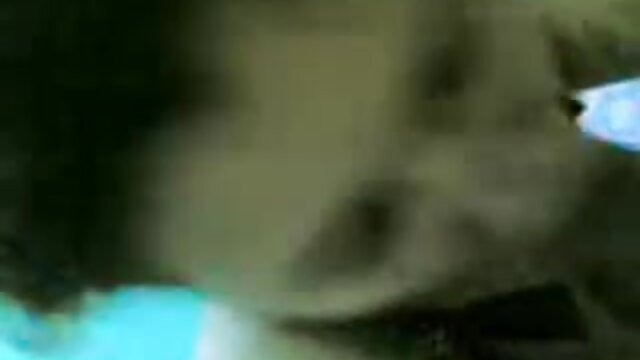 Najljubši :  Sladko rjavolasko dekle močno tolčejo v njeno drobno rit in muco Video posnetki 