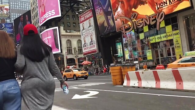 Najljubši :  Pilot lovca dobi zlato priložnost, da jebe čudovito dekle Video posnetki 