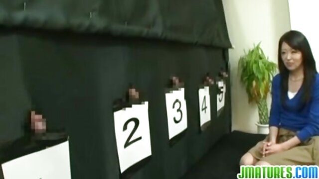 Najljubši :  Deklino presenečenje se spremeni v trojček z mačeho polnih prsi Video posnetki 