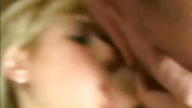 Najljubši :  Petite cute teen čisti svojo tesno muco za umazanega očeta Video posnetki 