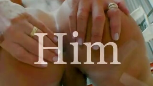 Najljubši :  Ingver in blond sodelavke imajo vroč lezbični seks v pisarni Video posnetki 