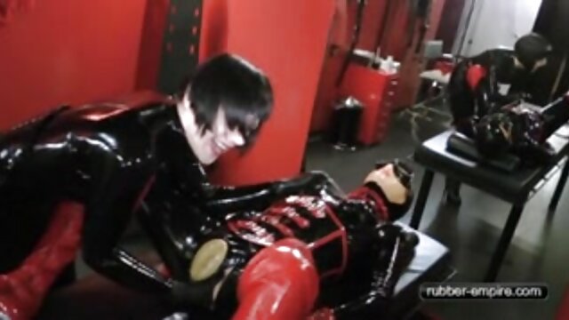 Najljubši :  Drobna bela dama Charley Chase potrebuje veliko čokolado Video posnetki 