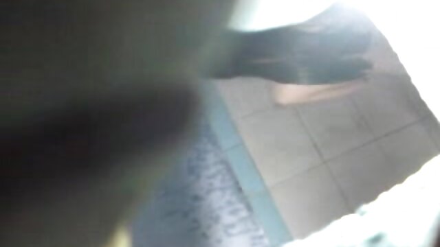 Najljubši :  Cutie Liliana se igra s svojim malim vibratorjem, nato se ljubi s fantom Video posnetki 