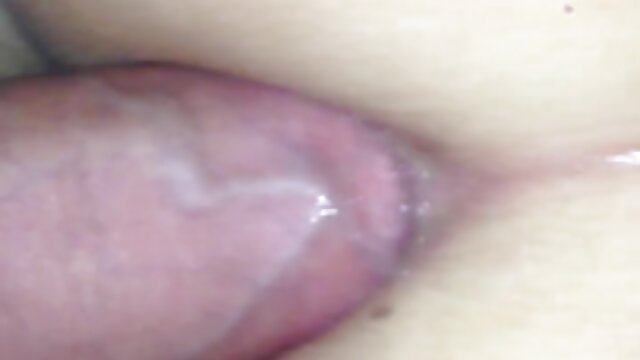 Najljubši :  Eden fant z velikim penisom zajebava dve vroči bajbi Video posnetki 