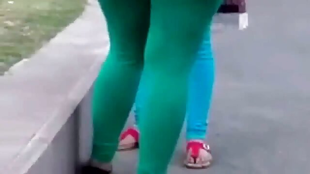 Najljubši :  Slinky Ebony Honey je prosila za seks, tako da jo je temnopolti moški naredil zanič Video posnetki 