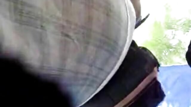 Najljubši :  Plavolasi morilec in stari gospodar imata ponoči spontano afero Video posnetki 