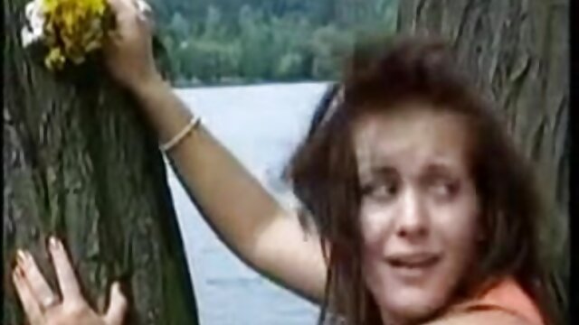 Najljubši :  Pornozvezdnica s čudovitim telesom prosi maserja, naj se je dotakne po celem telesu Video posnetki 