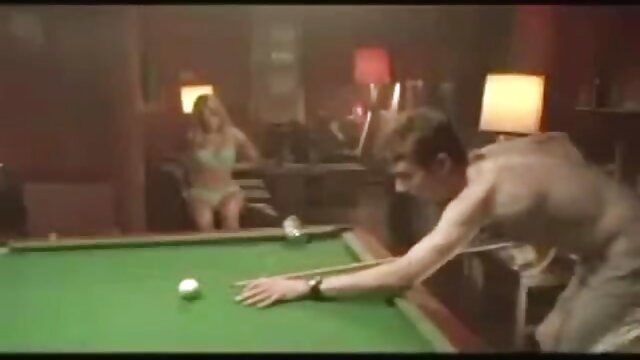 Najljubši :  Čeden kuhar iz Francije na svoji oddaji zajebava čudovito punco Video posnetki 